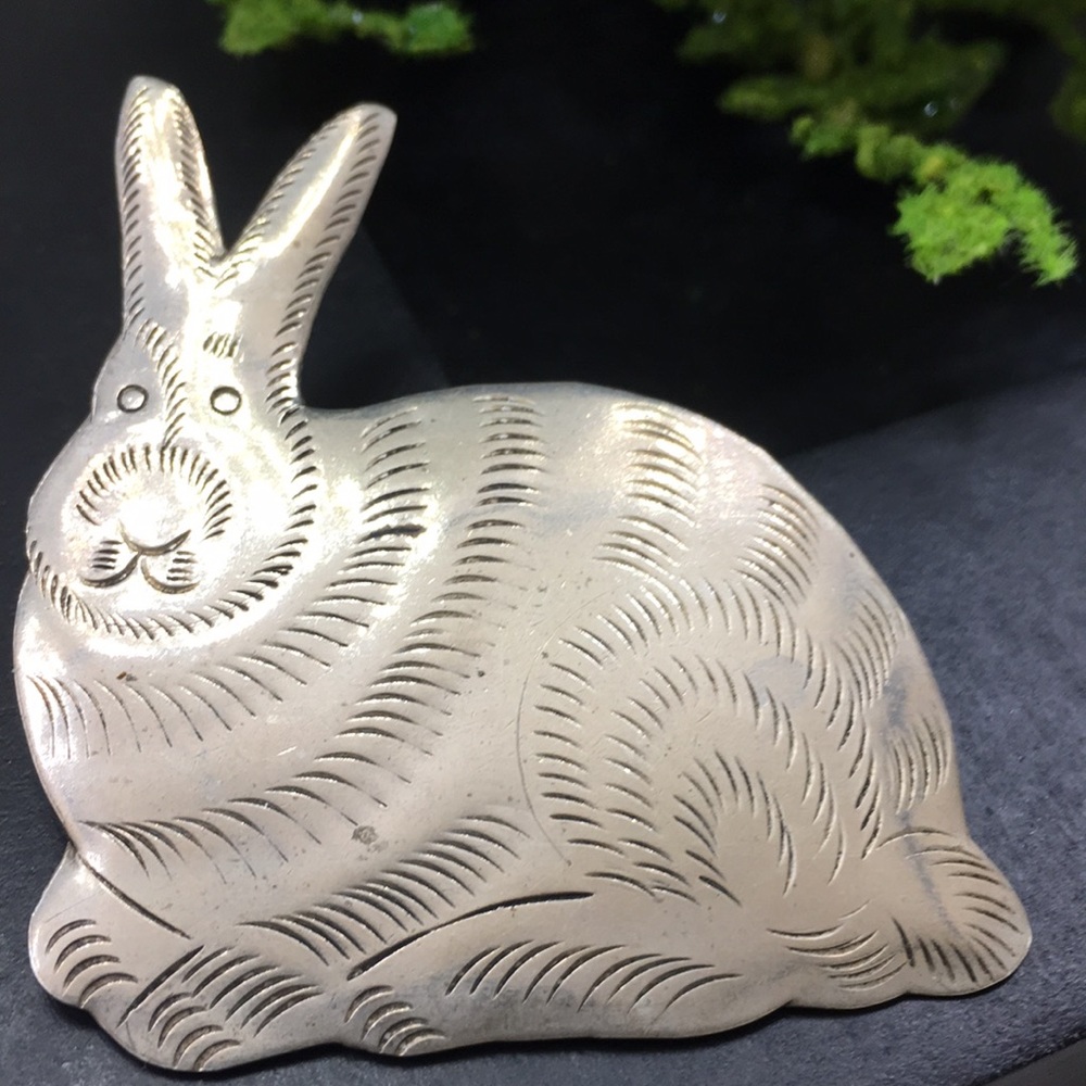 🐇 Silver metal 🐇 RABBIT PIN ‼️ - Picture 3 of 5